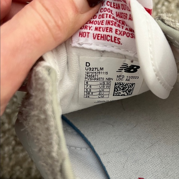 New Balance shoes - Picture 6 of 7